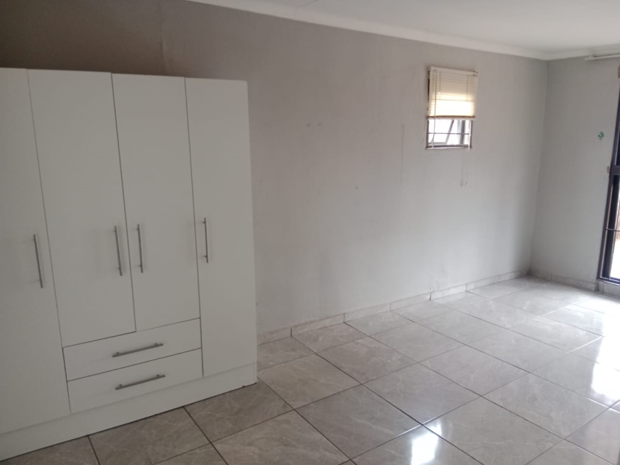 To Let 3 Bedroom Property for Rent in Walker Fruit Farms Gauteng