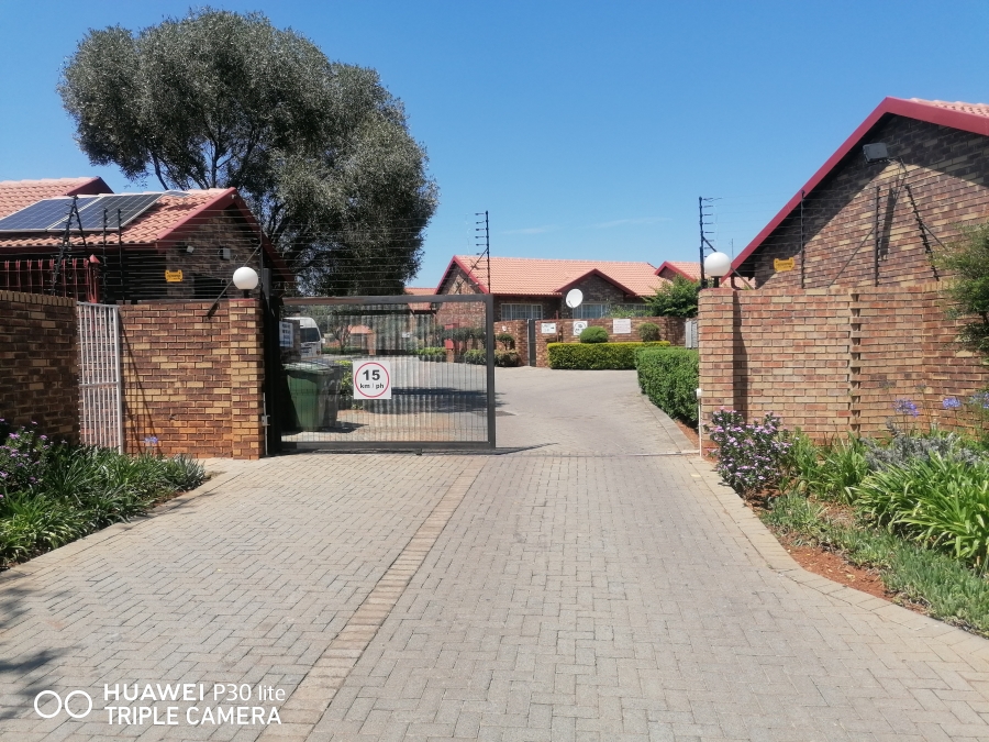 2 Bedroom Property for Sale in Meyerspark Gauteng