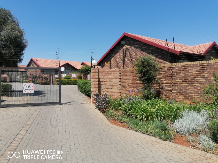 2 Bedroom Property for Sale in Meyerspark Gauteng