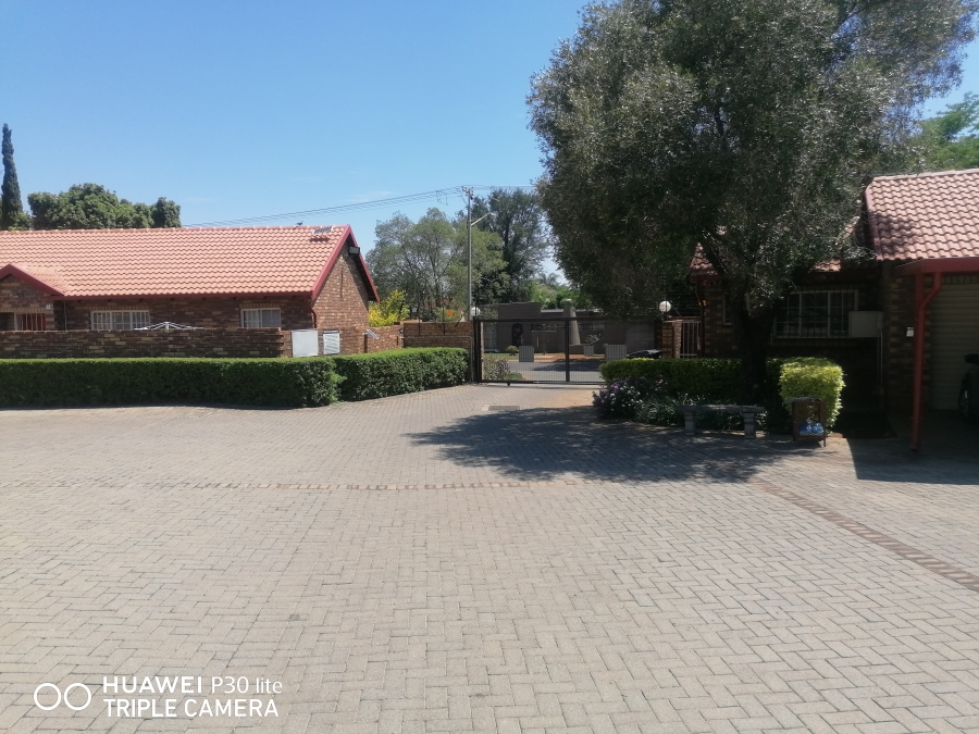 2 Bedroom Property for Sale in Meyerspark Gauteng