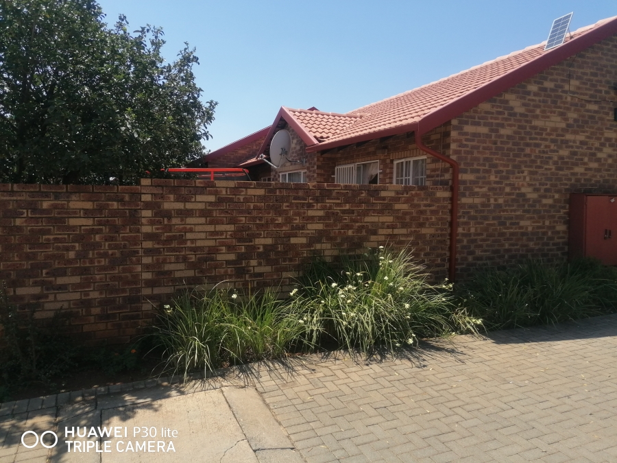 2 Bedroom Property for Sale in Meyerspark Gauteng