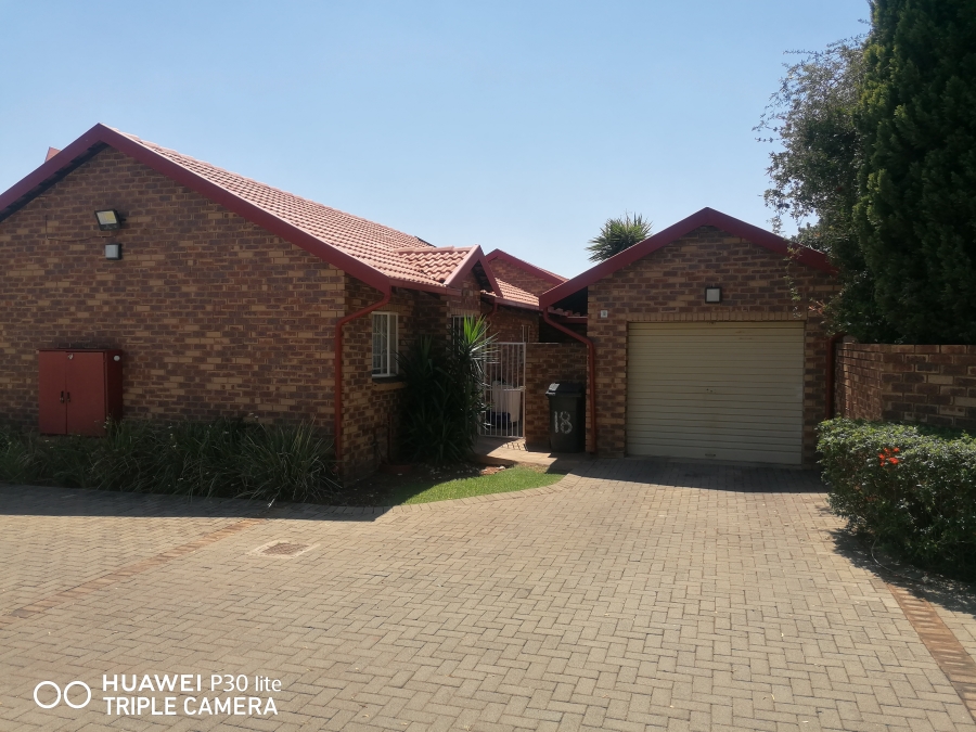 2 Bedroom Property for Sale in Meyerspark Gauteng