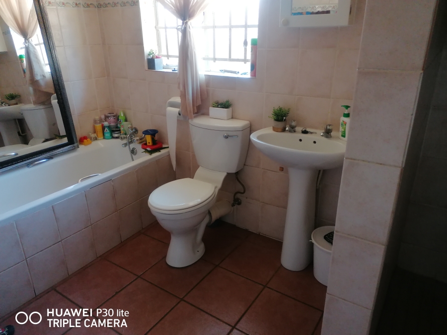 2 Bedroom Property for Sale in Meyerspark Gauteng