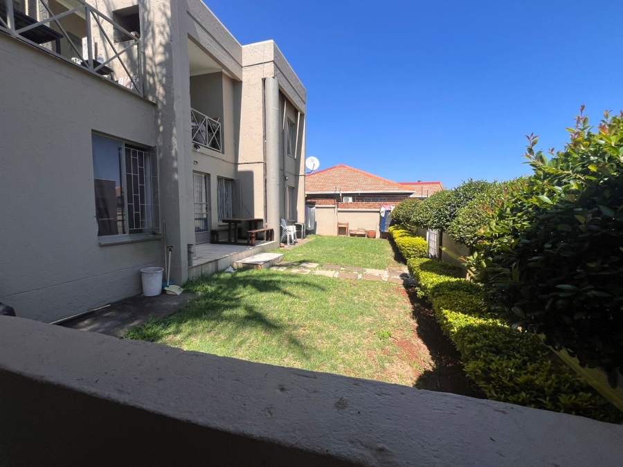 2 Bedroom Property for Sale in Magalieskruin Gauteng