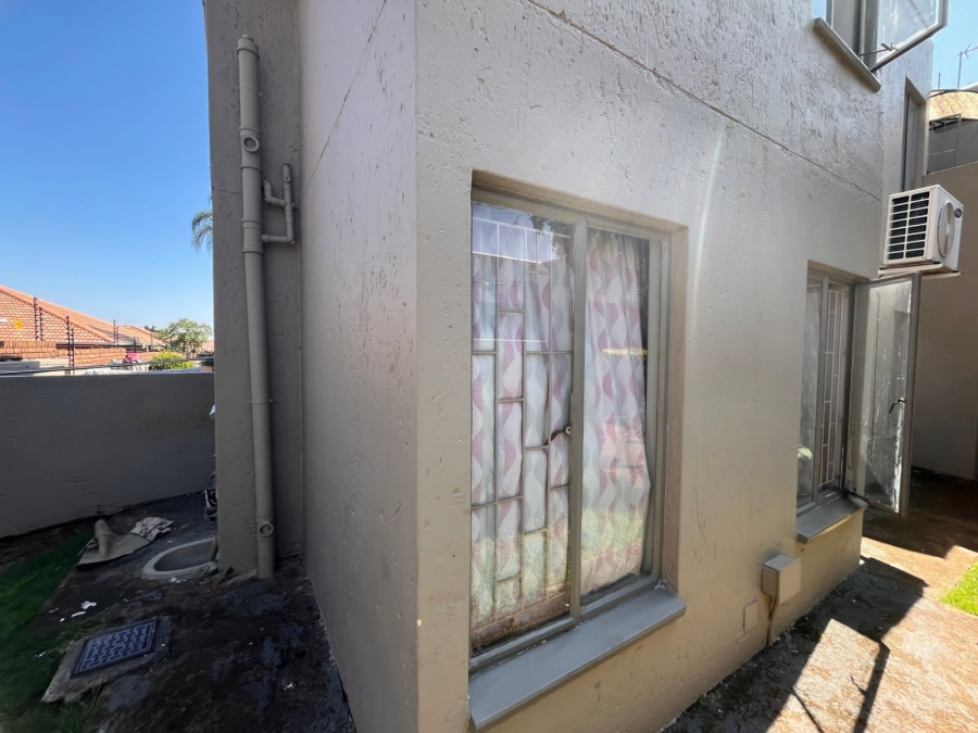 2 Bedroom Property for Sale in Magalieskruin Gauteng