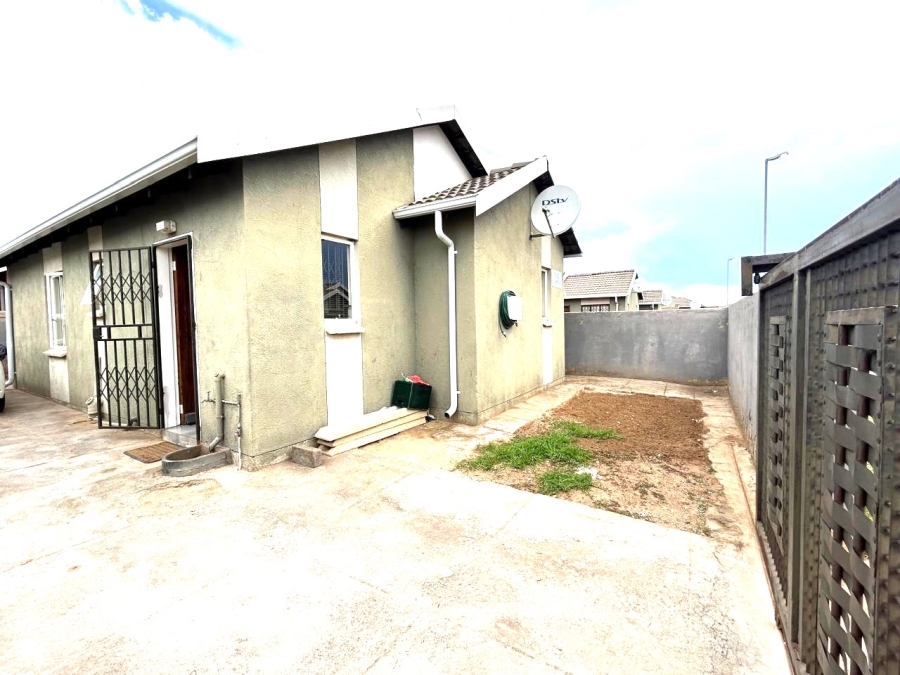 3 Bedroom Property for Sale in Windmill Park Gauteng