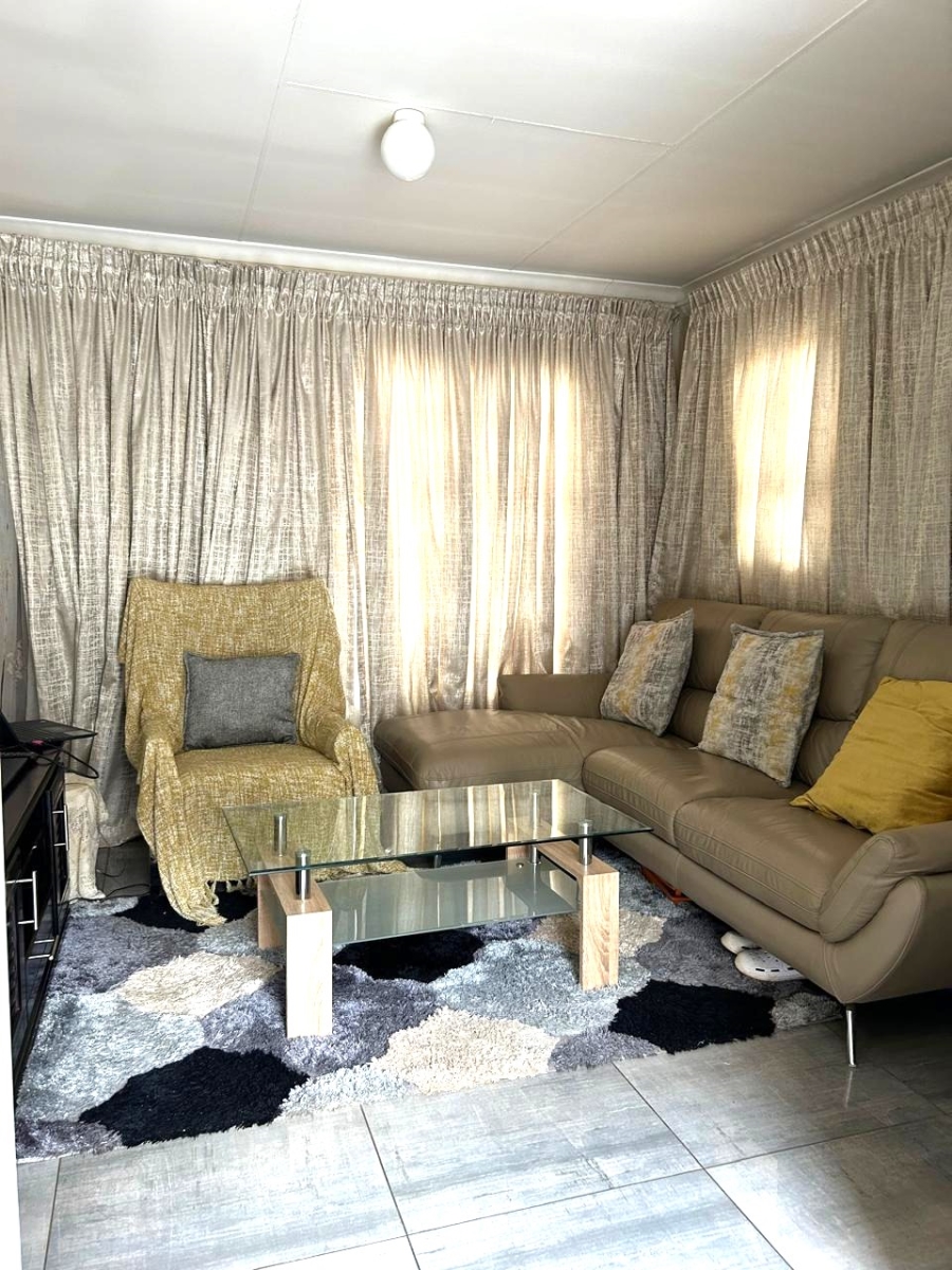 3 Bedroom Property for Sale in Windmill Park Gauteng