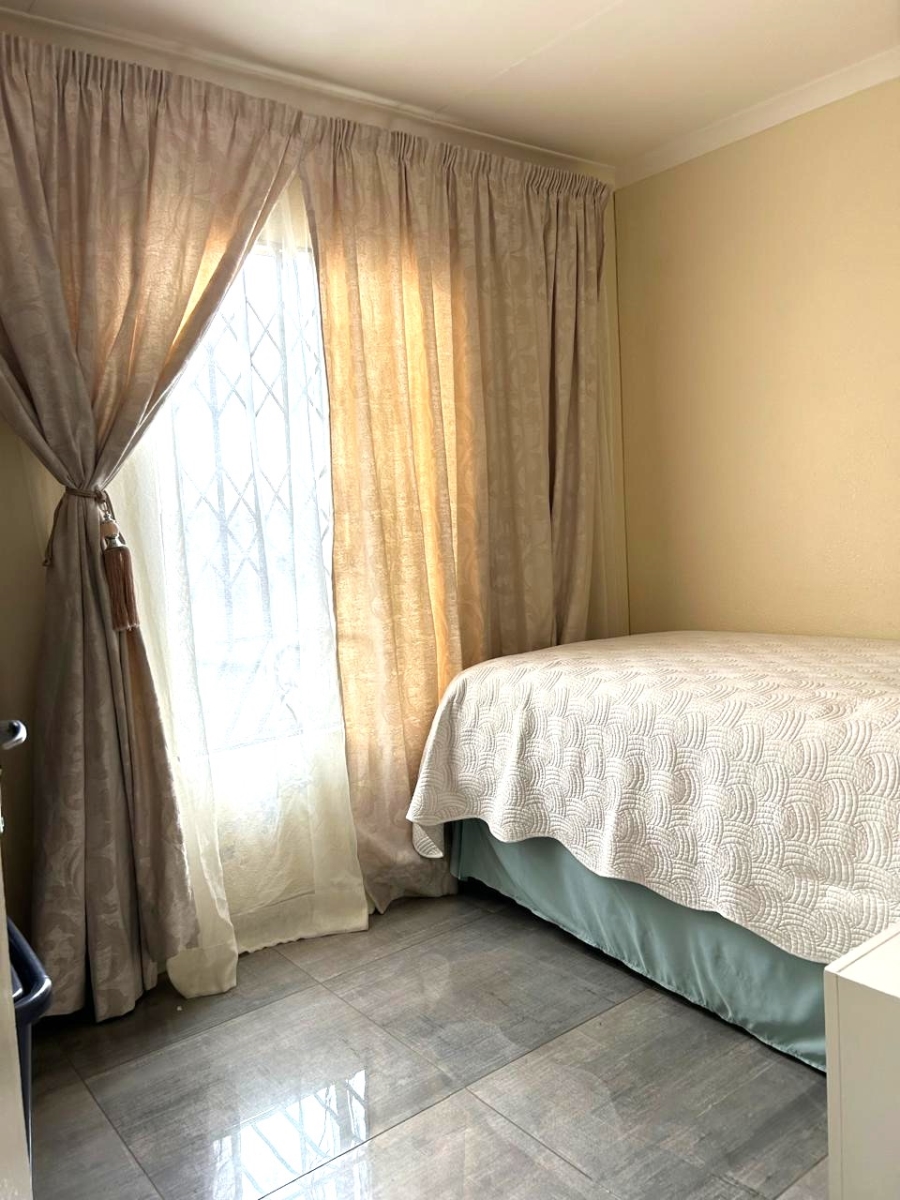 3 Bedroom Property for Sale in Windmill Park Gauteng