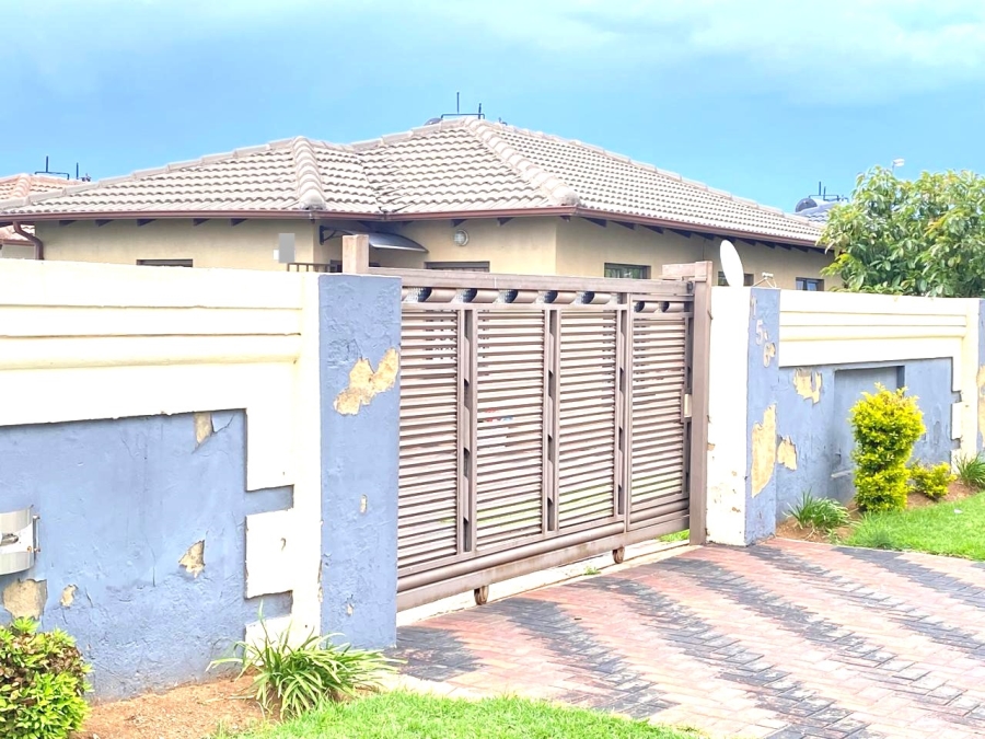 3 Bedroom Property for Sale in Klippoortje Gauteng