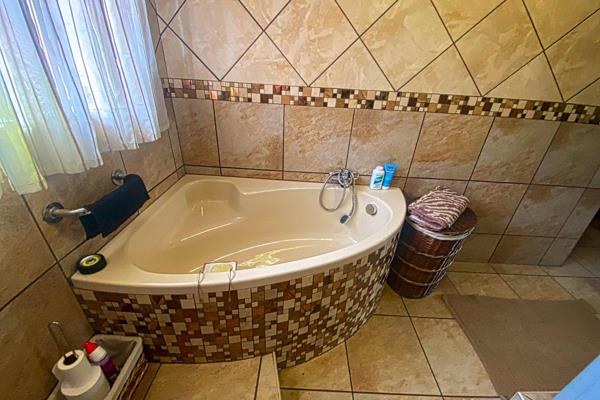 4 Bedroom Property for Sale in Theresa Park Gauteng