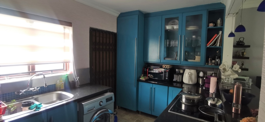 To Let 2 Bedroom Property for Rent in Radiokop Gauteng