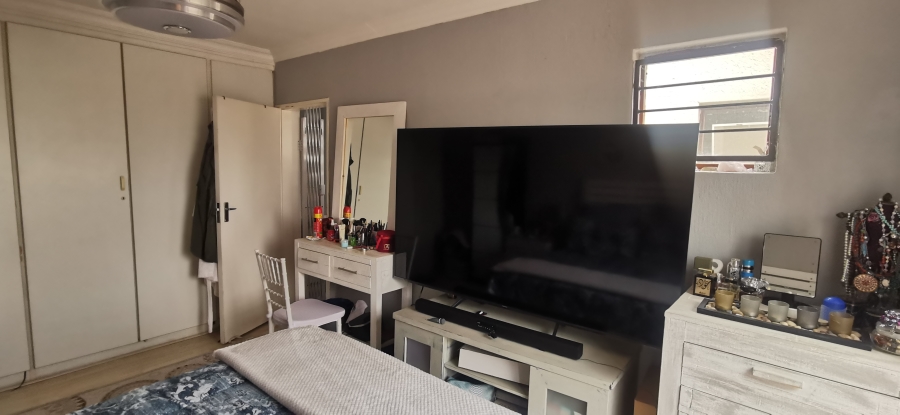 To Let 2 Bedroom Property for Rent in Radiokop Gauteng