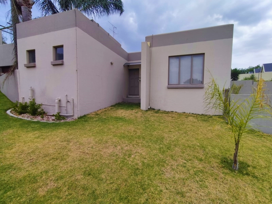 To Let 2 Bedroom Property for Rent in Radiokop Gauteng