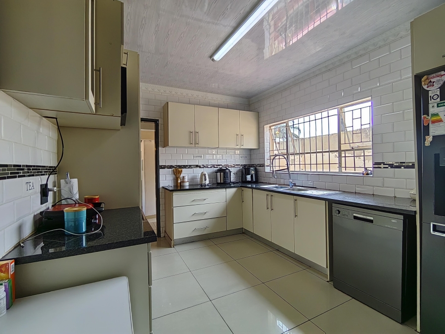 To Let 4 Bedroom Property for Rent in Montana Gauteng