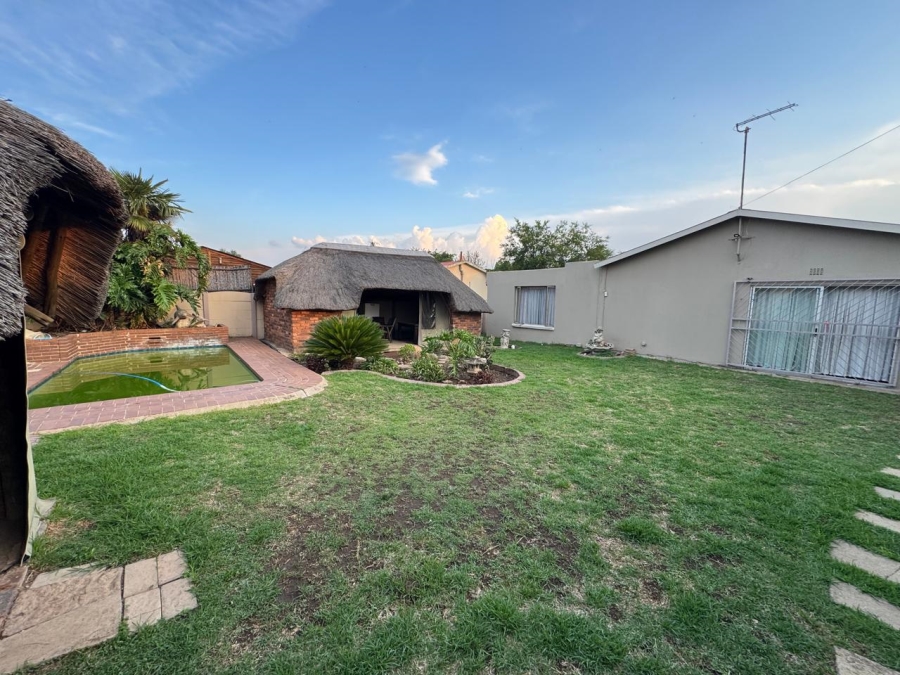 To Let 4 Bedroom Property for Rent in Van Dyk Park Gauteng