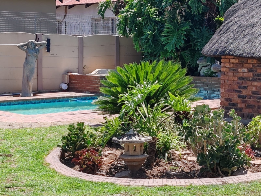 To Let 4 Bedroom Property for Rent in Van Dyk Park Gauteng