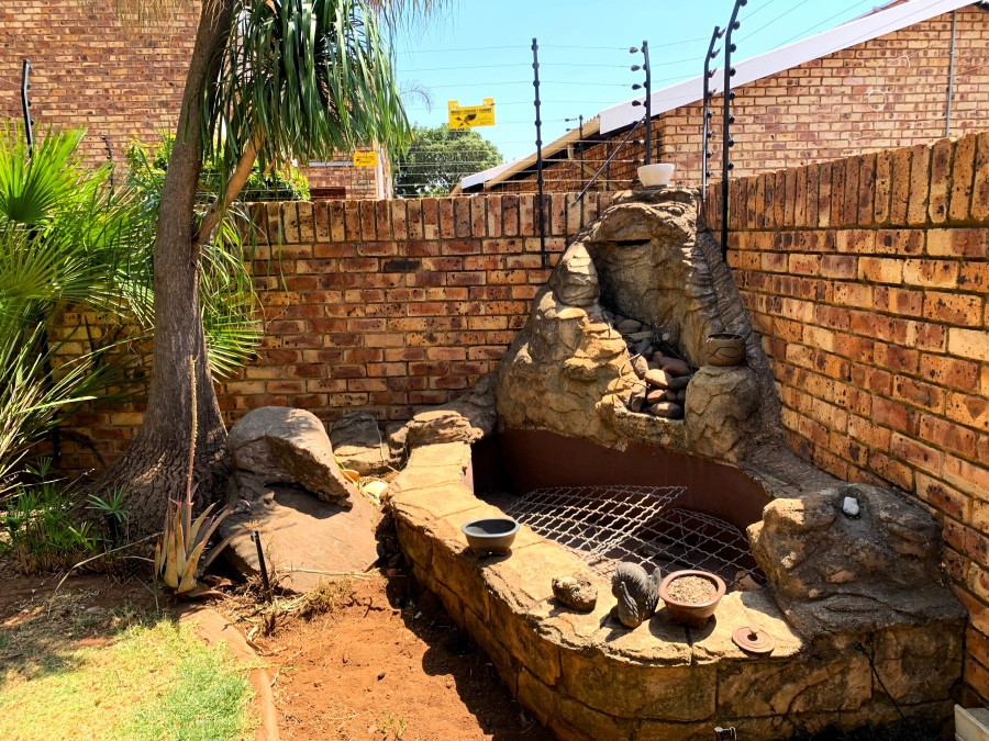 To Let 3 Bedroom Property for Rent in Zwartkop Gauteng