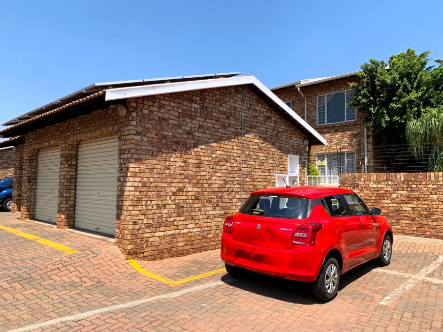 To Let 3 Bedroom Property for Rent in Zwartkop Gauteng