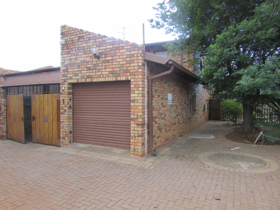 3 Bedroom Property for Sale in Westonaria Gauteng