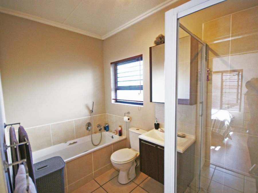 To Let 1 Bedroom Property for Rent in Bryanston Gauteng