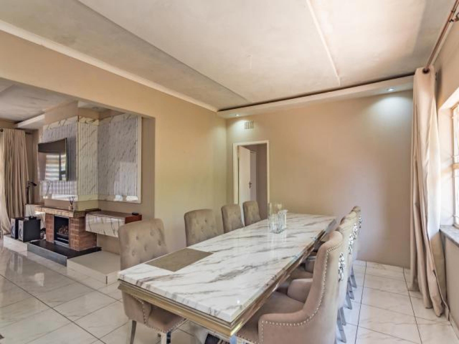 4 Bedroom Property for Sale in Constantia Kloof Gauteng