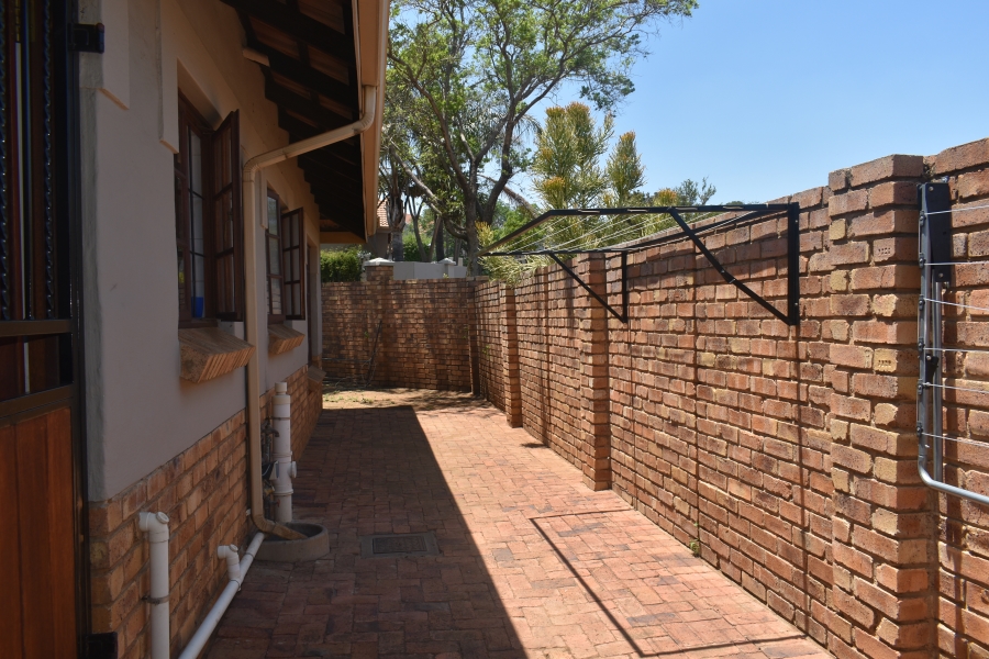 To Let 3 Bedroom Property for Rent in Equestria Gauteng