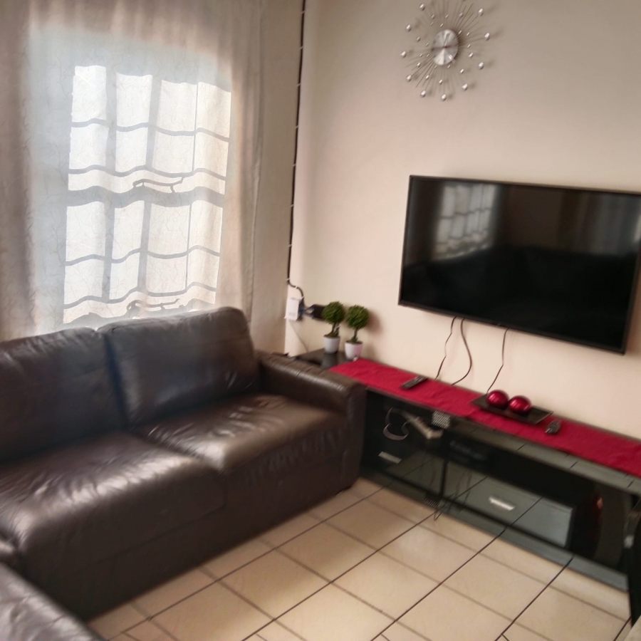 3 Bedroom Property for Sale in Clayville Gauteng