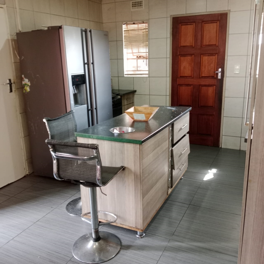 3 Bedroom Property for Sale in Clayville Gauteng