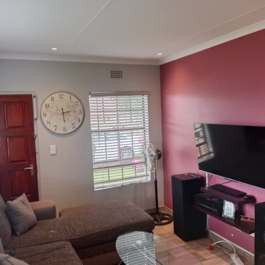 3 Bedroom Property for Sale in Clayville Gauteng