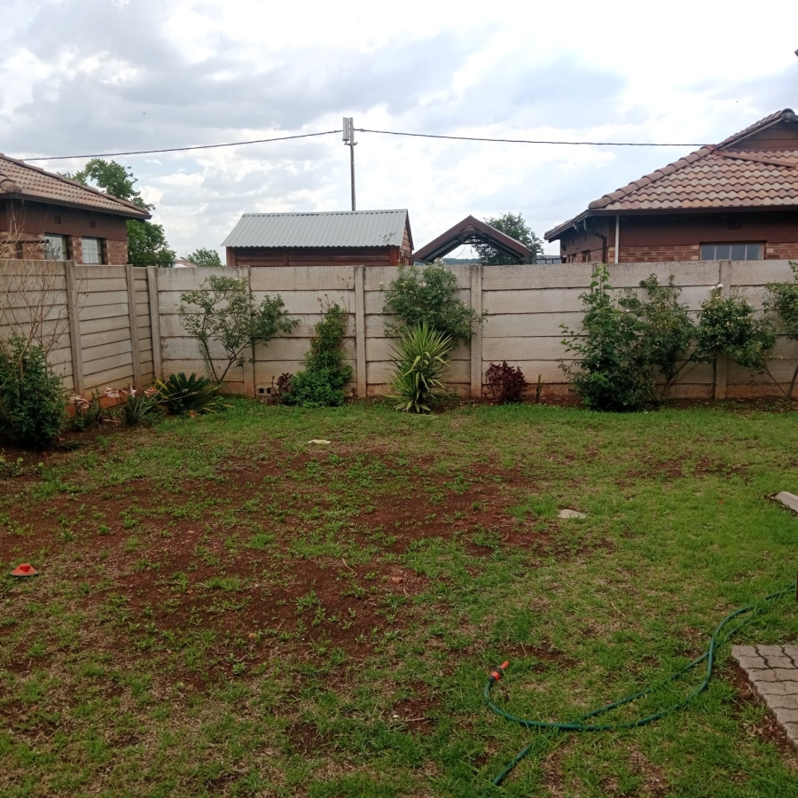 3 Bedroom Property for Sale in Clayville Gauteng