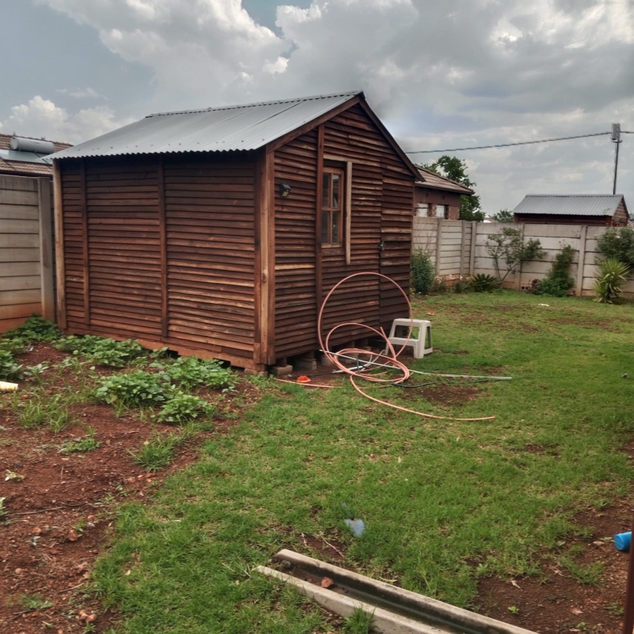 3 Bedroom Property for Sale in Clayville Gauteng