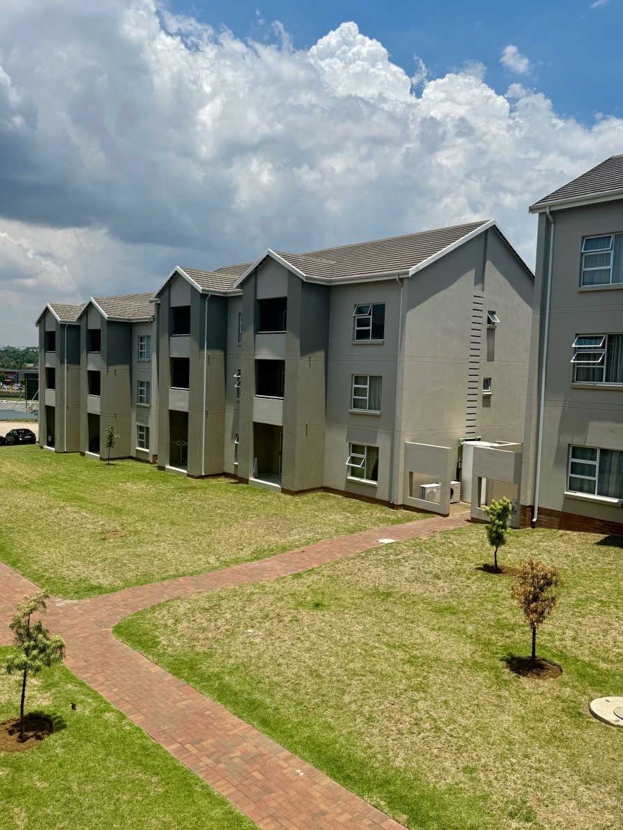 To Let 2 Bedroom Property for Rent in Blue Hills Gauteng