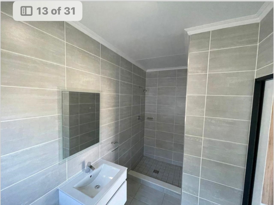 1 Bedroom Property for Sale in Waterfall Gauteng