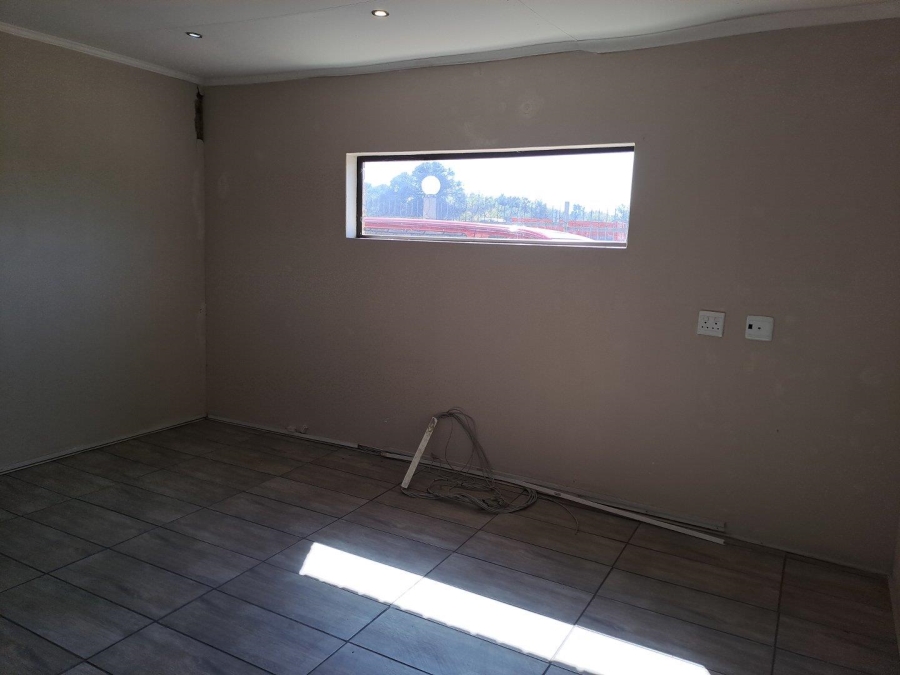 To Let commercial Property for Rent in Staalrus Gauteng