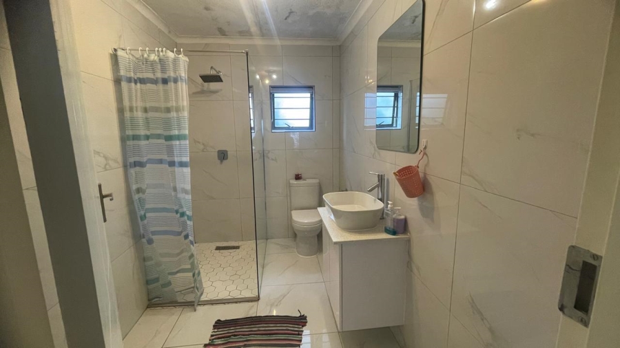 To Let 2 Bedroom Property for Rent in Bryanston Gauteng