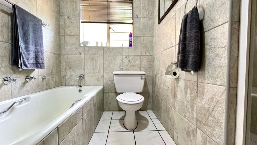 3 Bedroom Property for Sale in Freeway Park Gauteng