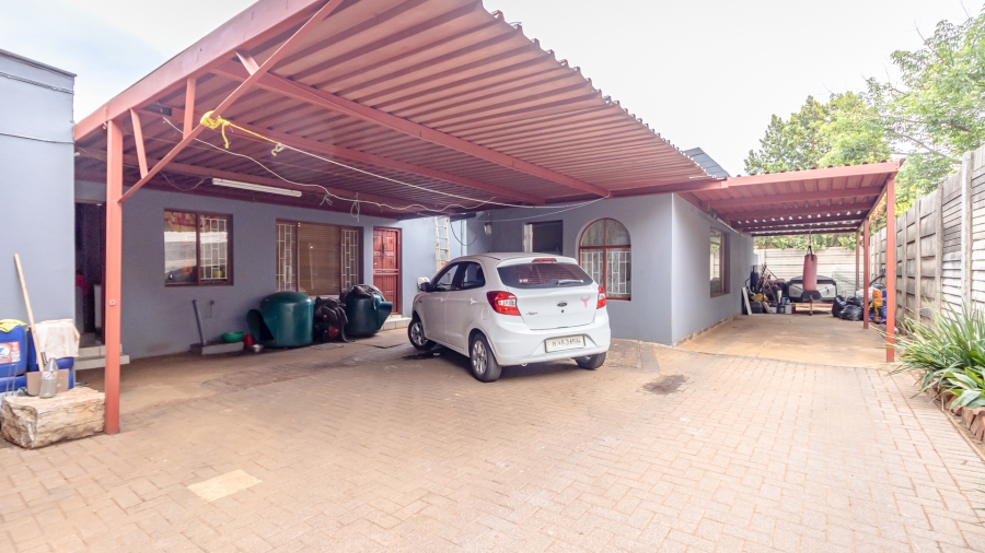 6 Bedroom Property for Sale in Valhalla Gauteng