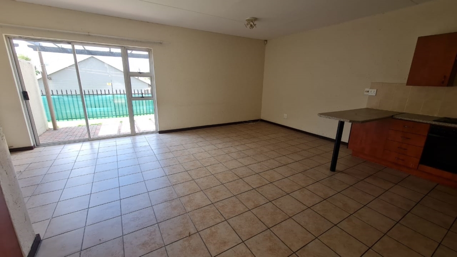 To Let 2 Bedroom Property for Rent in Greenstone Hill Gauteng