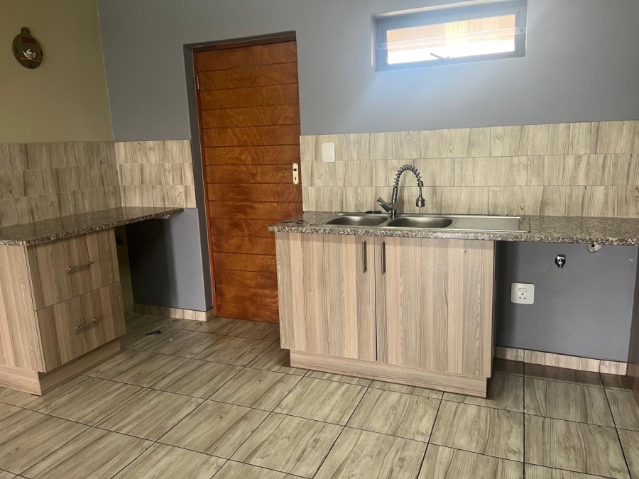 2 Bedroom Property for Sale in Noordwyk Gauteng