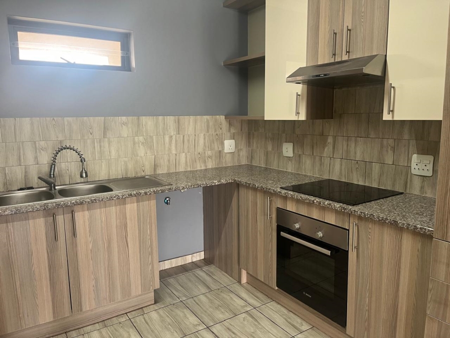 2 Bedroom Property for Sale in Noordwyk Gauteng