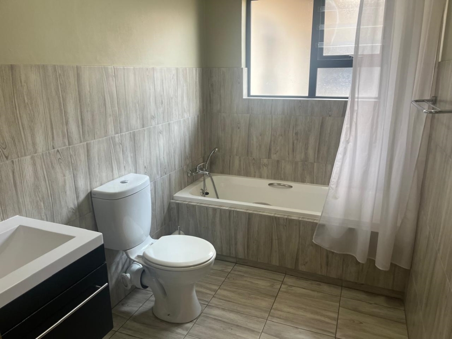 2 Bedroom Property for Sale in Noordwyk Gauteng