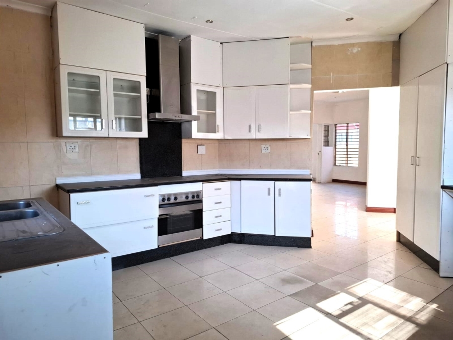 4 Bedroom Property for Sale in Mackenzie Park Gauteng