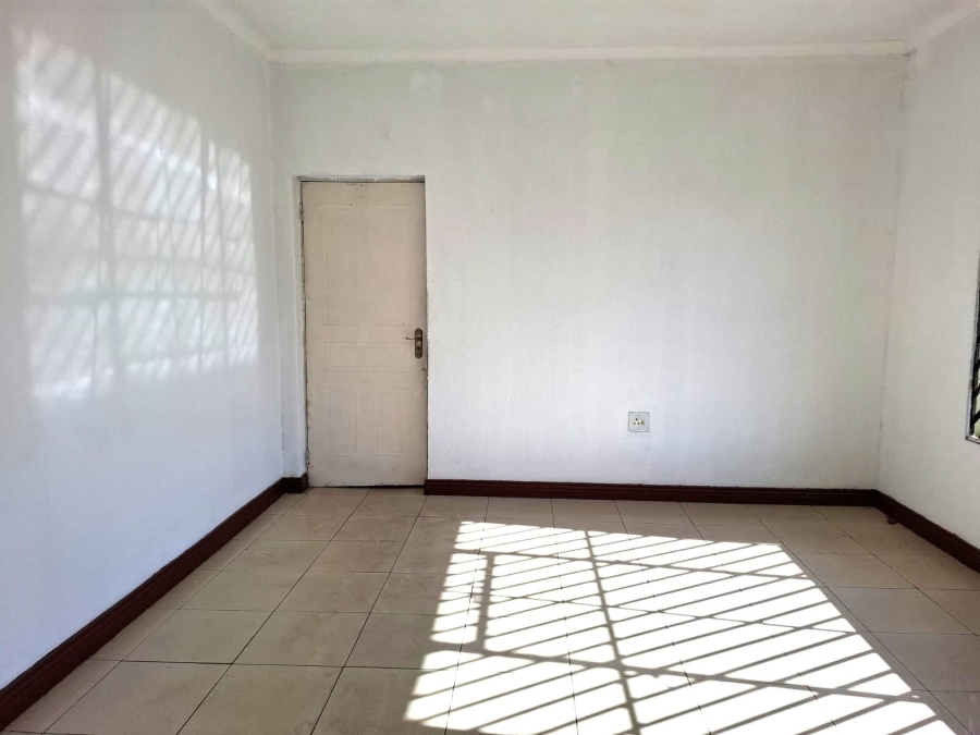 4 Bedroom Property for Sale in Mackenzie Park Gauteng