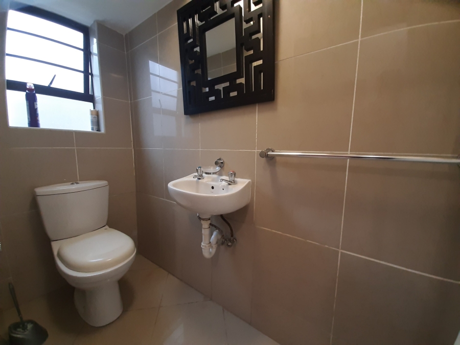 3 Bedroom Property for Sale in Abbotsford Gauteng