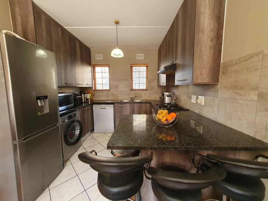 2 Bedroom Property for Sale in Paulshof Gauteng