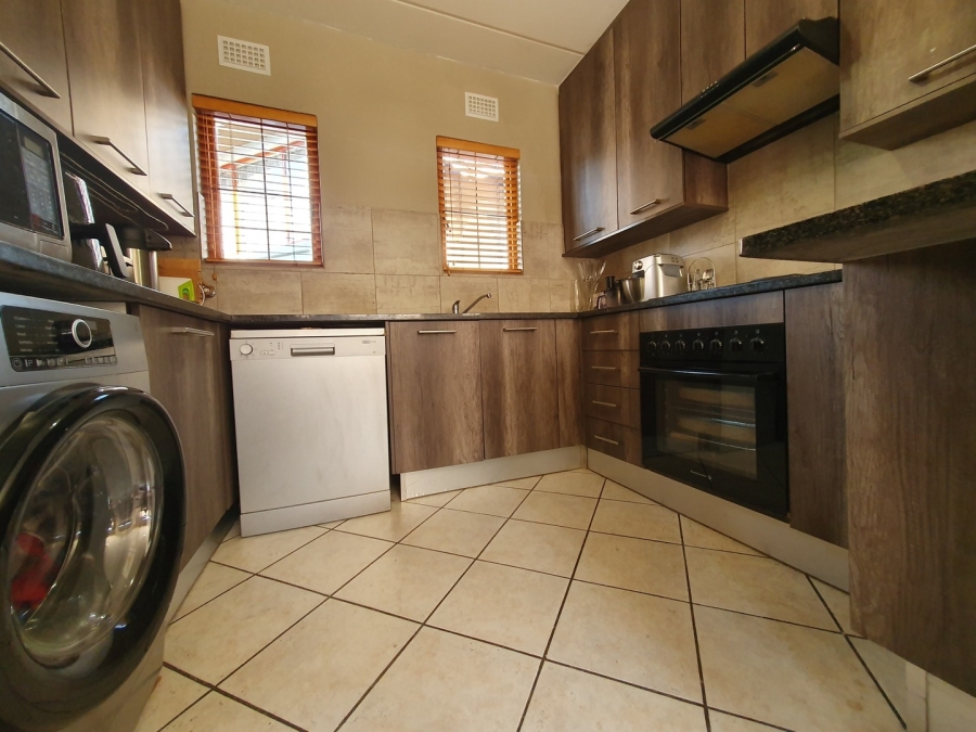 2 Bedroom Property for Sale in Paulshof Gauteng