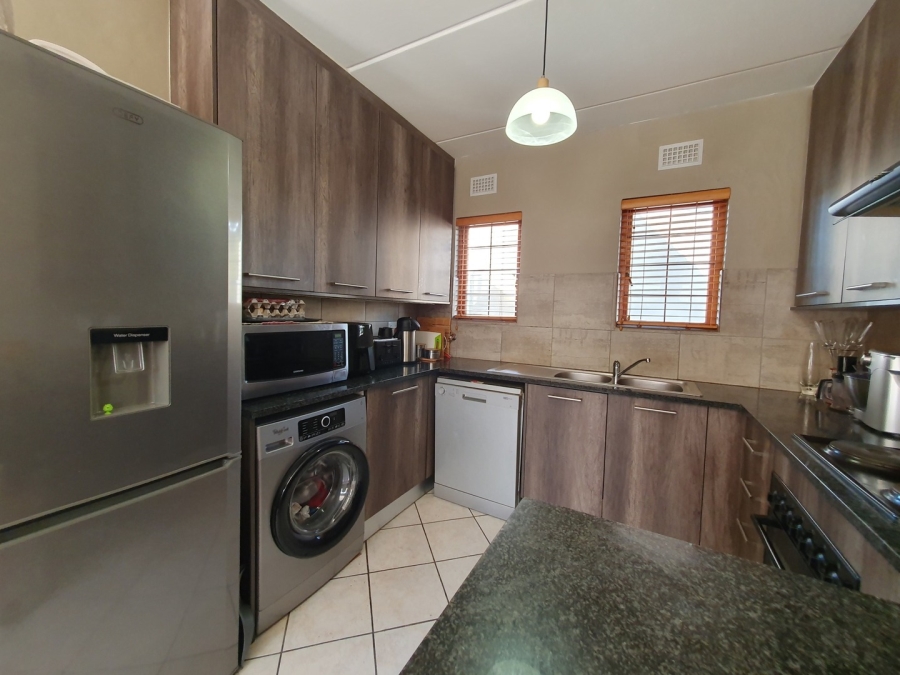 2 Bedroom Property for Sale in Paulshof Gauteng