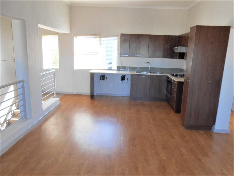 To Let 2 Bedroom Property for Rent in Beverley Gauteng