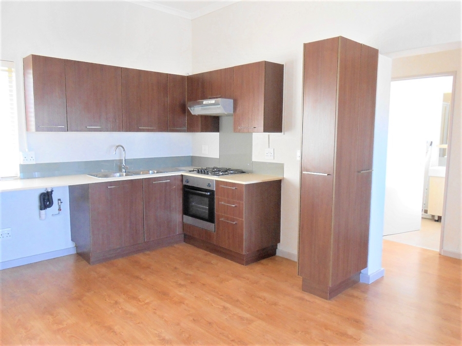 To Let 2 Bedroom Property for Rent in Beverley Gauteng