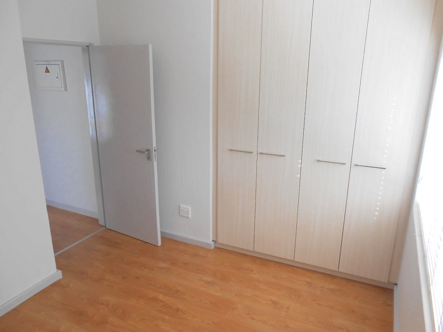 To Let 2 Bedroom Property for Rent in Beverley Gauteng